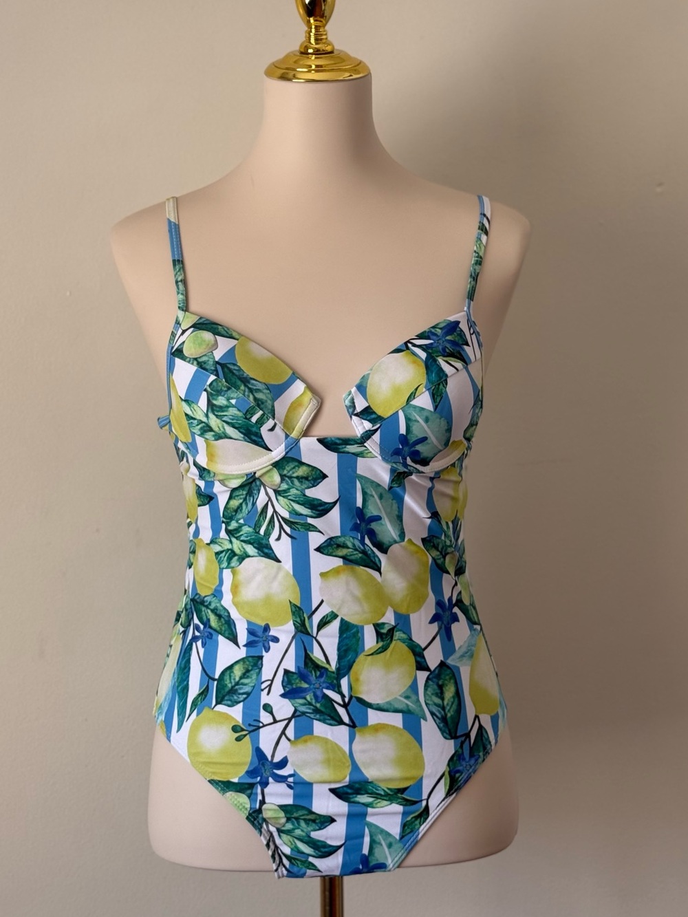 NWOT Woman Lemon Italian Print One-Piece Swimsuit Size M L Adjustable strap